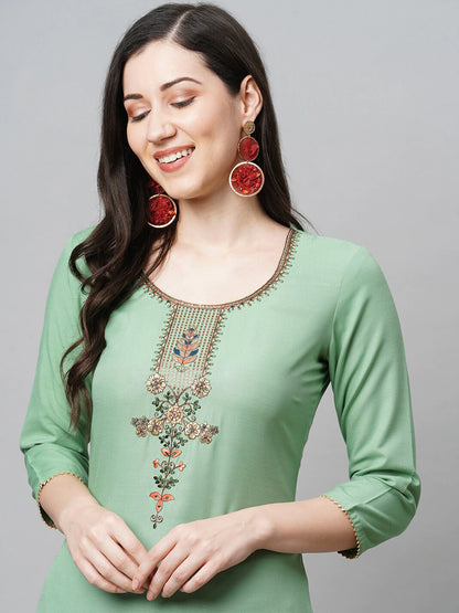 Women Green Embroidered Thread Work Kurta with Trousers & Dupatta