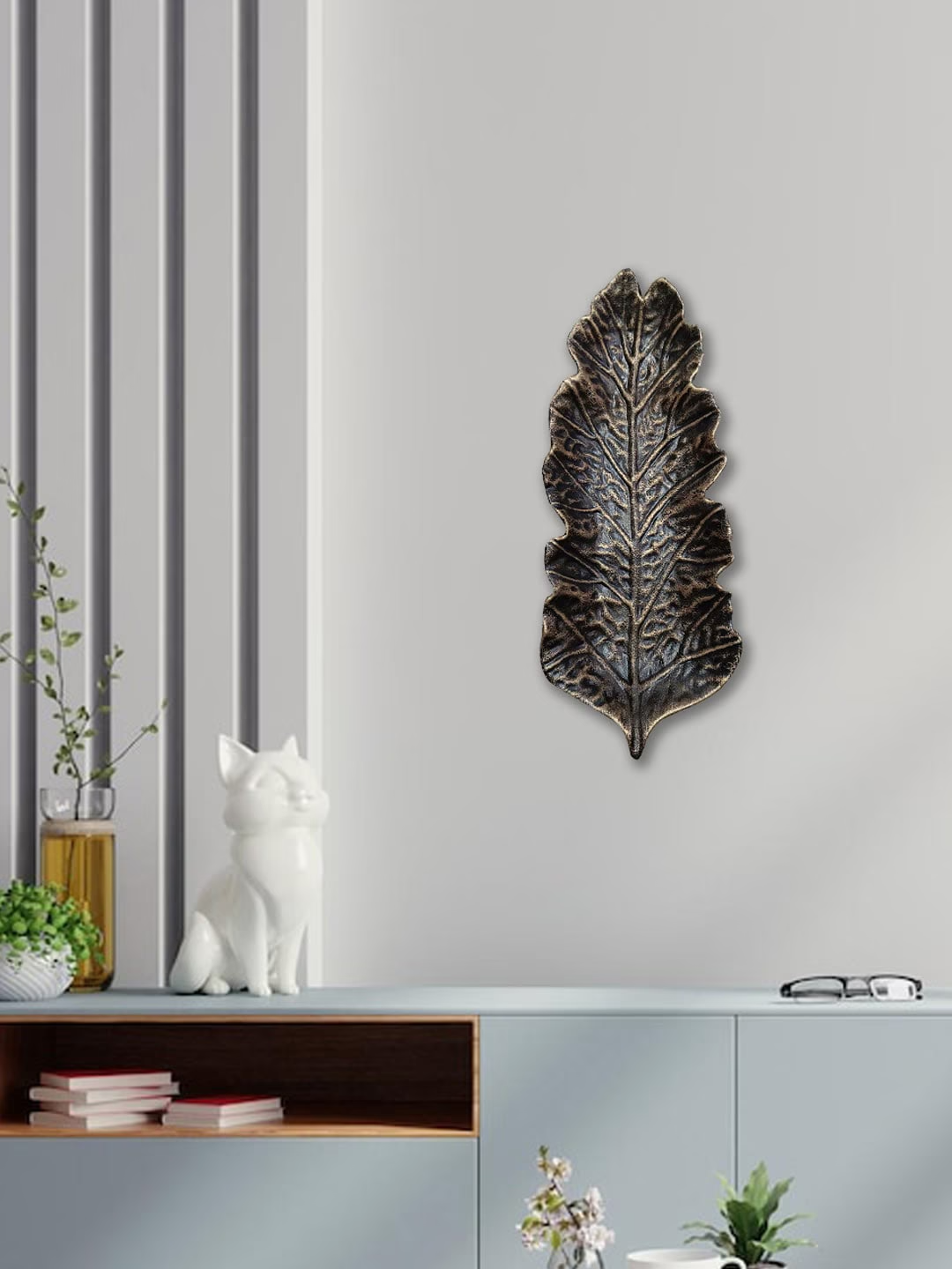 Gold-Toned Textured Cerved Feather Shape Leaves Wall Decor