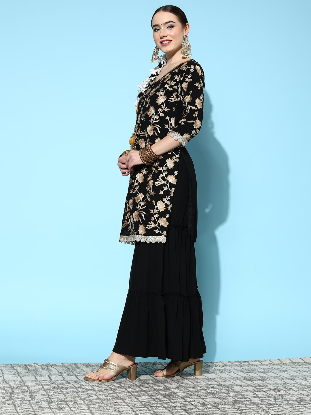 Women Black Floral Embroidered Thread Work Salwar Suit