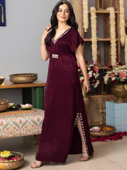 Extended Sleeves Velvet Maxi Dress