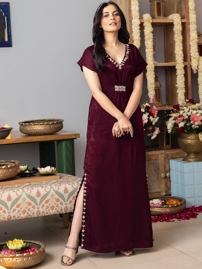 Extended Sleeves Velvet Maxi Dress